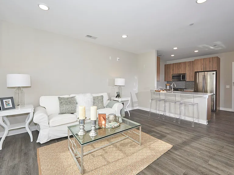 92 Drives James Parker Blvd #306 — Photo 3