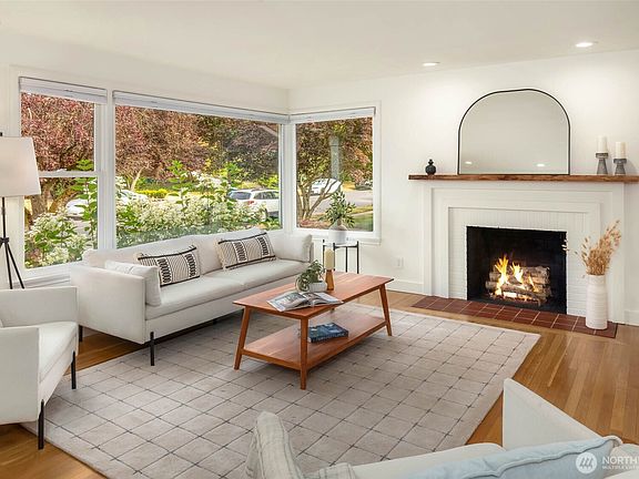 4th image of 8233 40th Avenue NE