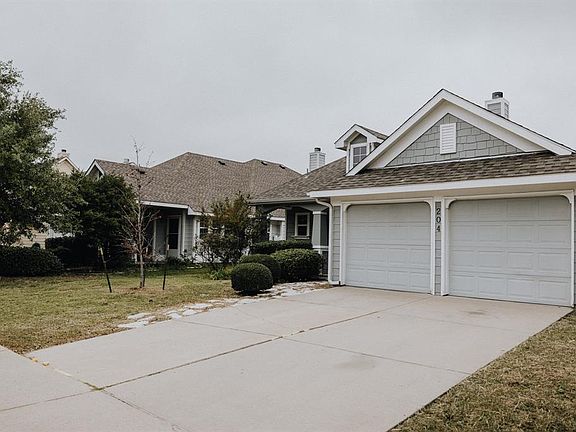 3rd image of 204 Creekview Dr