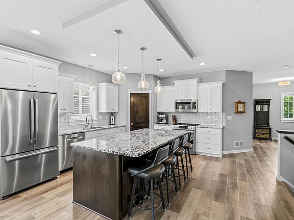 4th image of 2504 Neal Ct N