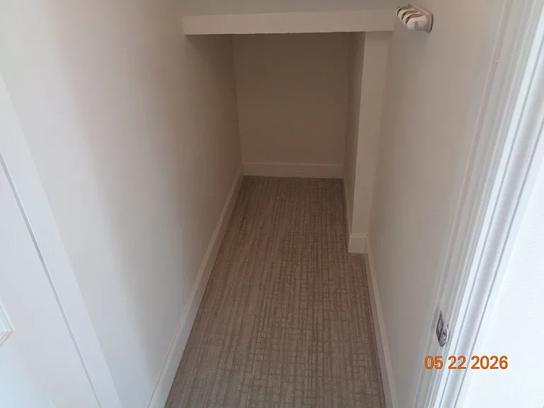 210 Woodhouse Ln — Photo 10
