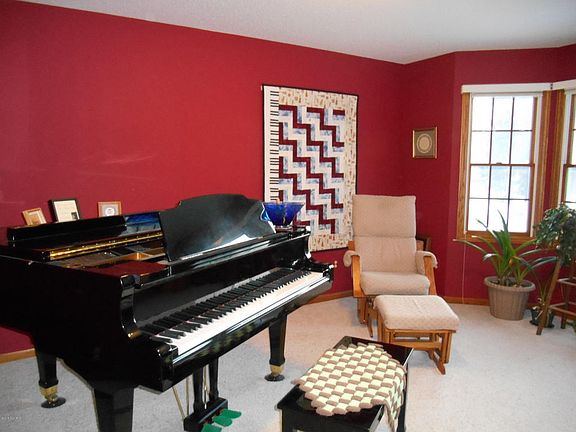 3rd image of 2224 Ontonagon Ave SE