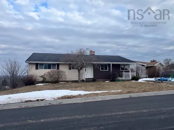 84 Sirius Cres, Cole Harbour, NS B2W 4L5