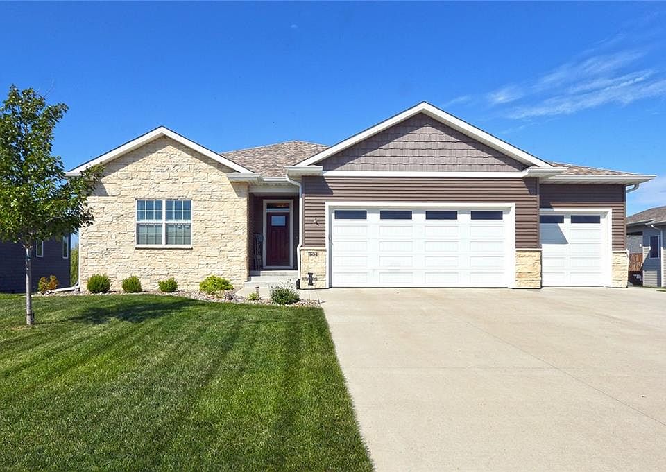 1st image of 604 Lost Lake Dr
