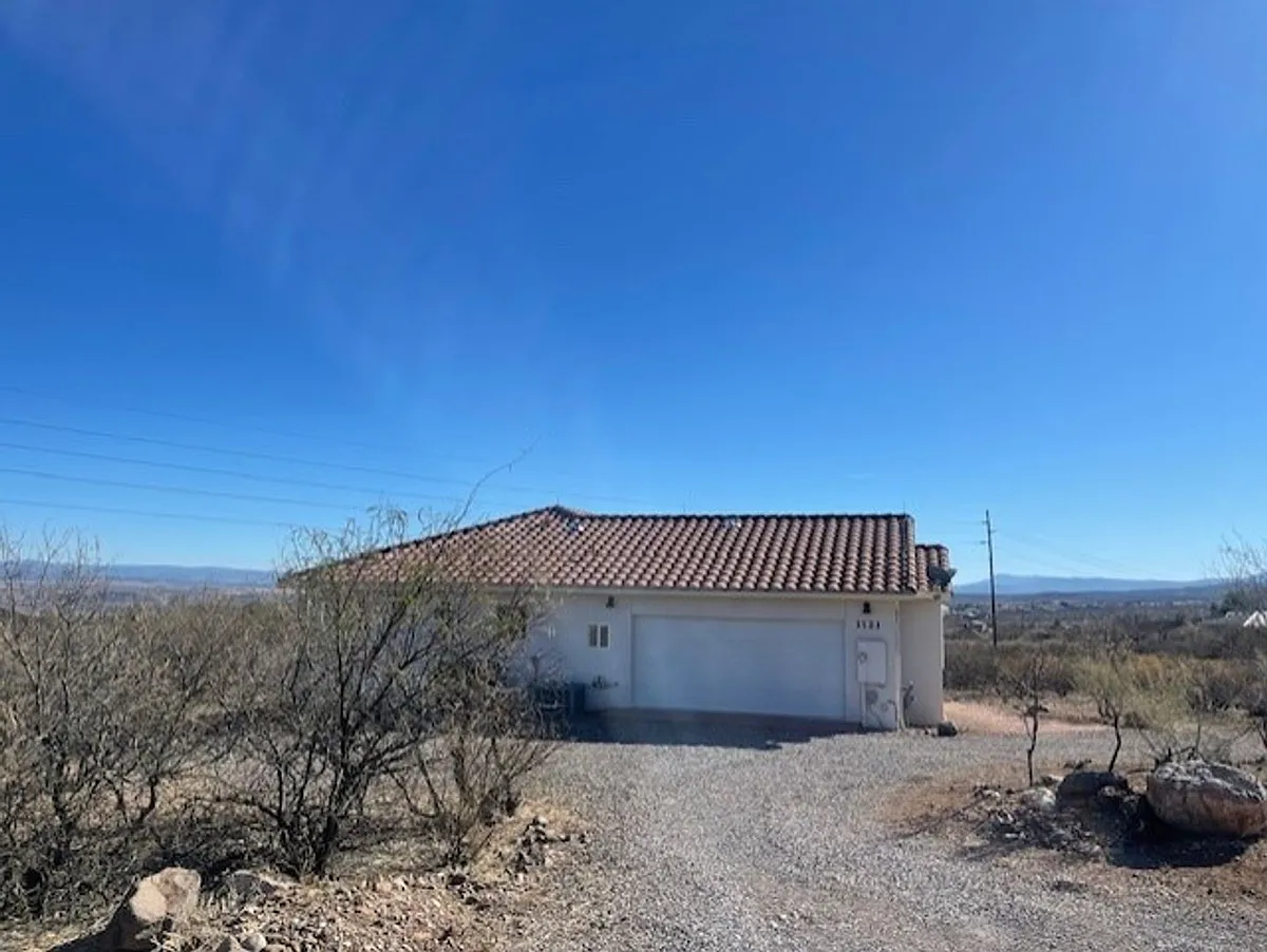 Building Photo - 1121 Old Jerome Hwy