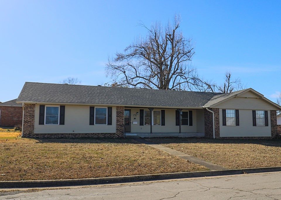 1st image of 1702 W Mimosa St