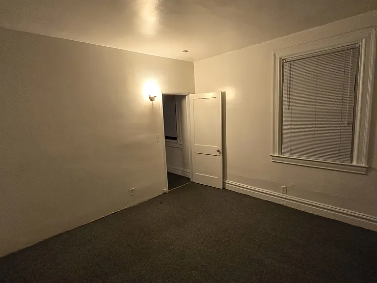 2841 Centre Ave #7 — Photo 7