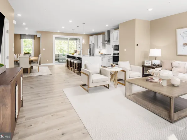 233 Hickory Hollow Ct, Cockeysville, MD 21030