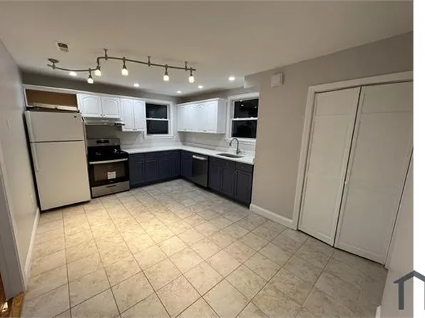 15 Grove St, Melrose, MA