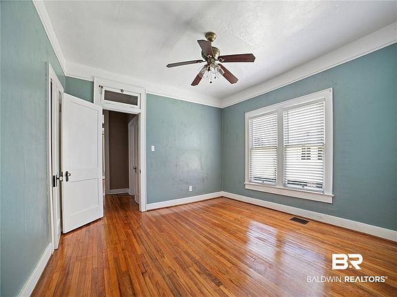 5th image of 259 Seminole St
