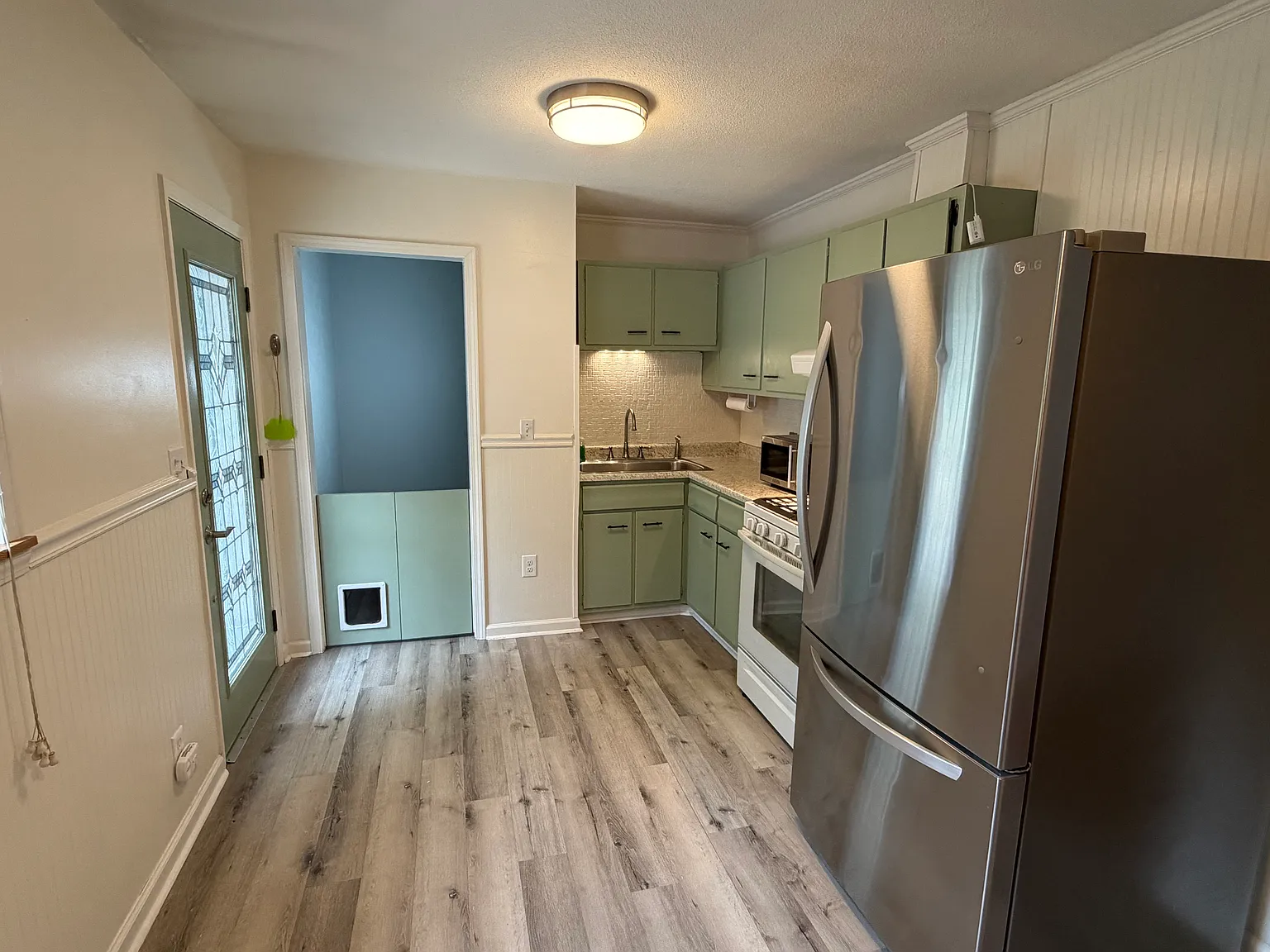 2 bed, 816 sqft, $1,600 — Photo 3