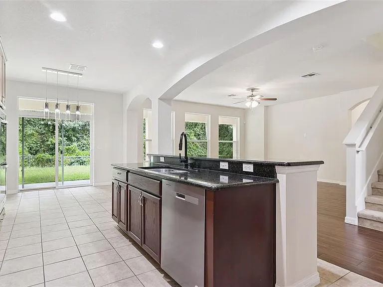 660 Fanning Dr — Photo 14