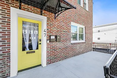 47 Carlton Avenue, #2