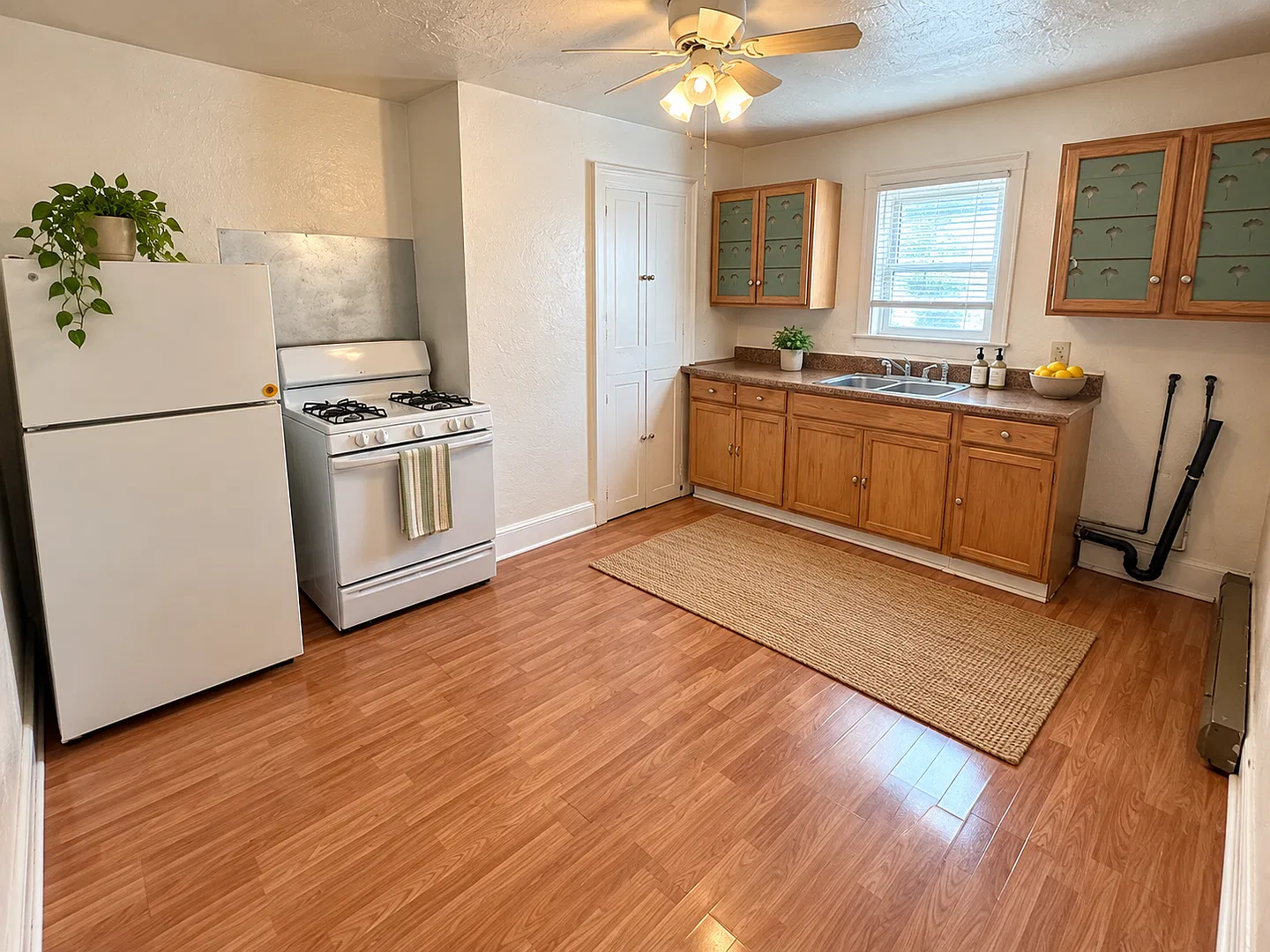 117 Hall Ave — Photo 2