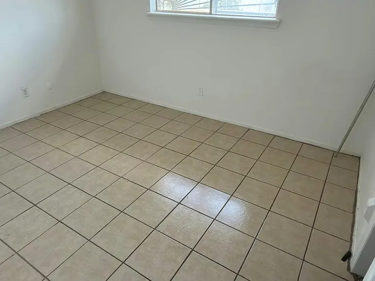4825 Rolling Stone Ave — Photo 6