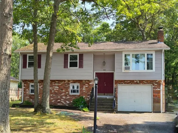 83 Mohawk Trl, West Greenwich, RI 02817