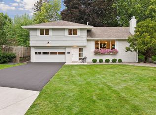 5620 Melody Lake Dr, Edina, MN 55436