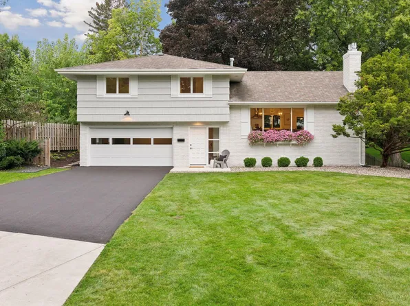 5620 Melody Lake Dr, Edina, MN 55436