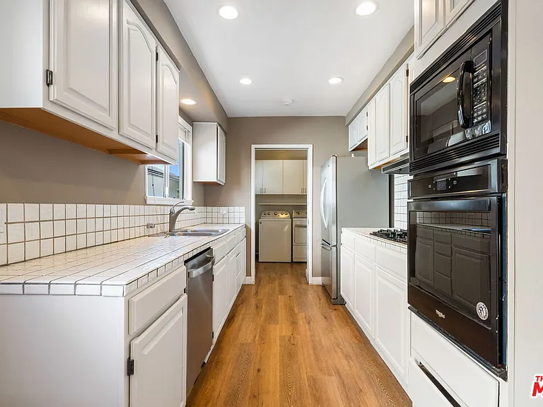 13453 Debby St — Photo 18