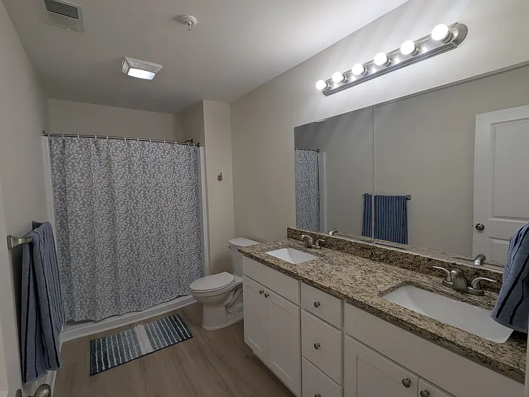 Keystone Luxury Apartments — Photo 35