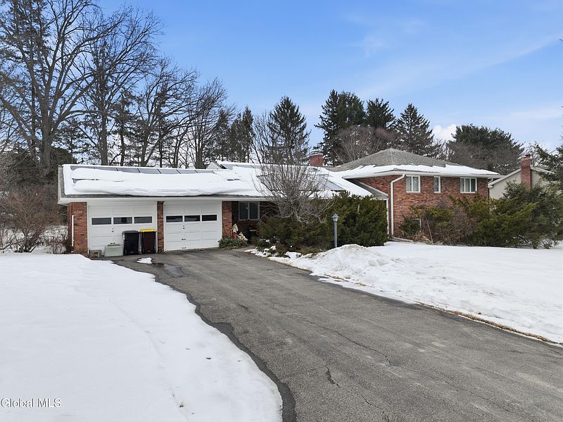 4th image of 2275 Berkley Avenue