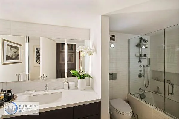 Sold by Metropolitan Property Group | media 17