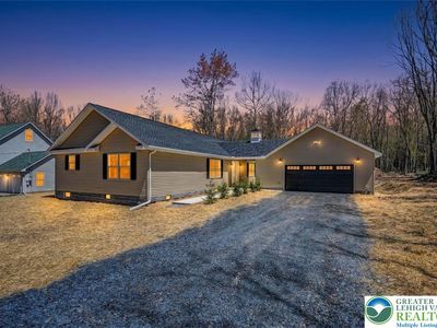90 Oneida Trail Penn, Forest Township, PA, 18210