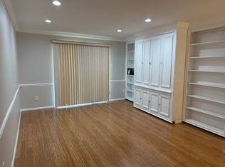 10315 Forest Brook Ln APT E, Saint Louis, MO 63146