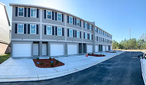 716 Plum Ln Photo 1