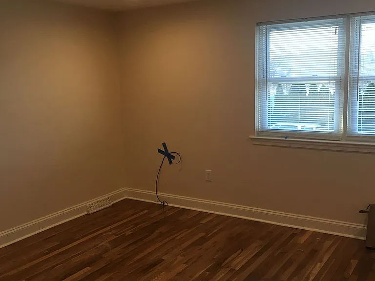 438 W Chestnut St — Photo 14