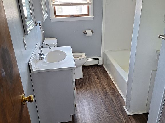 5th image of 119 Eldredge Ave #A