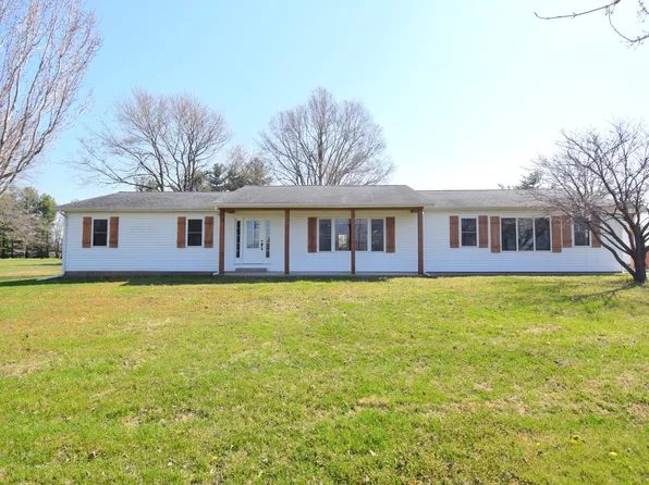 15665 N Angling Ln, Mount Vernon, IL 62864