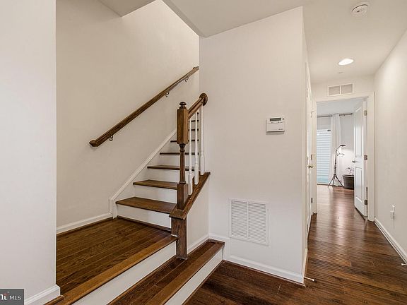 5th image of 7300 Summit Rock Rd