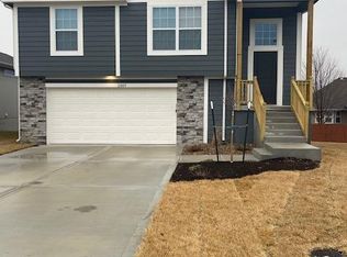 21805 Massa Cir, Peculiar, MO 64078