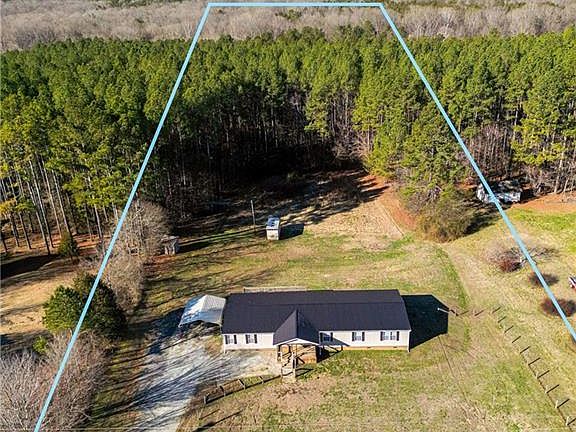 3rd image of 876 Mr Henry Rd