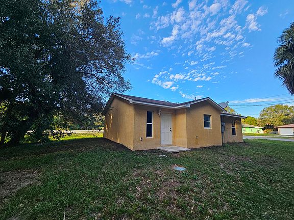 3rd image of 3307 NW 39th Avenue