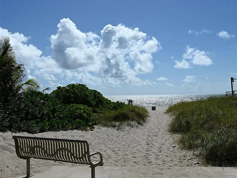 510 S Ocean Blvd — Photo 23