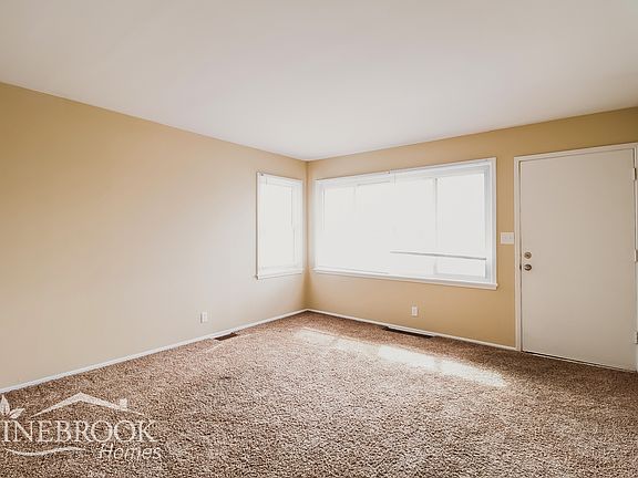2nd image of 10 Carlton Dr