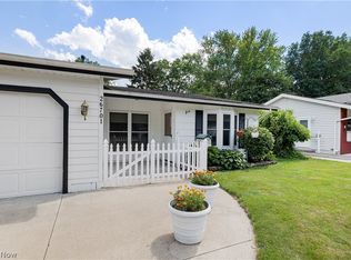 26701 Redwood Dr, Olmsted Falls, OH 44138