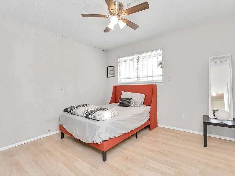 5837 Sunforest Dr — Photo 22