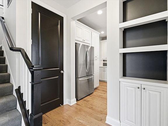5th image of 8348 Jonquil Ln N