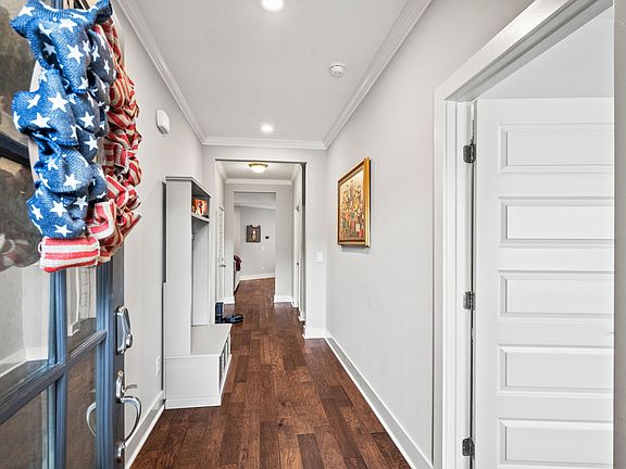 5th image of 164 Ferdinand Dr