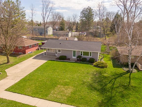 4th image of 205 Woodhaven Dr