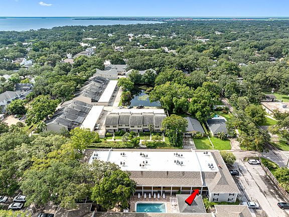 4th image of 5221 Bayshore Blvd APT 33