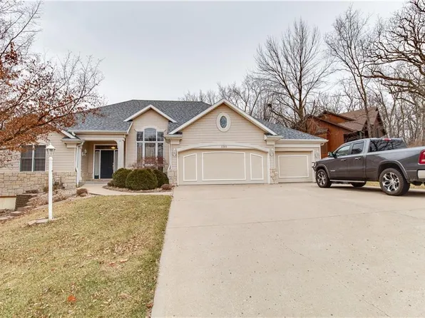 3303 E Devonshire Dr, Saint Joseph, MO 64506