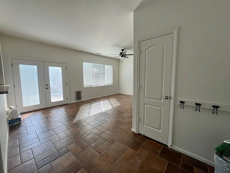 1920 N Fulgham Ave — Photo 21