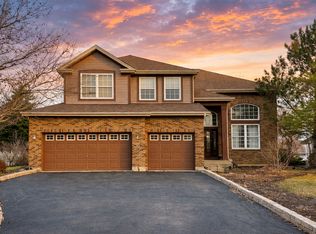 459 Glover Dr, North Aurora, IL 60542