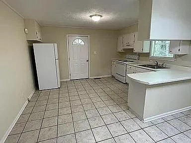 404 Ingram Ave W — Photo 7