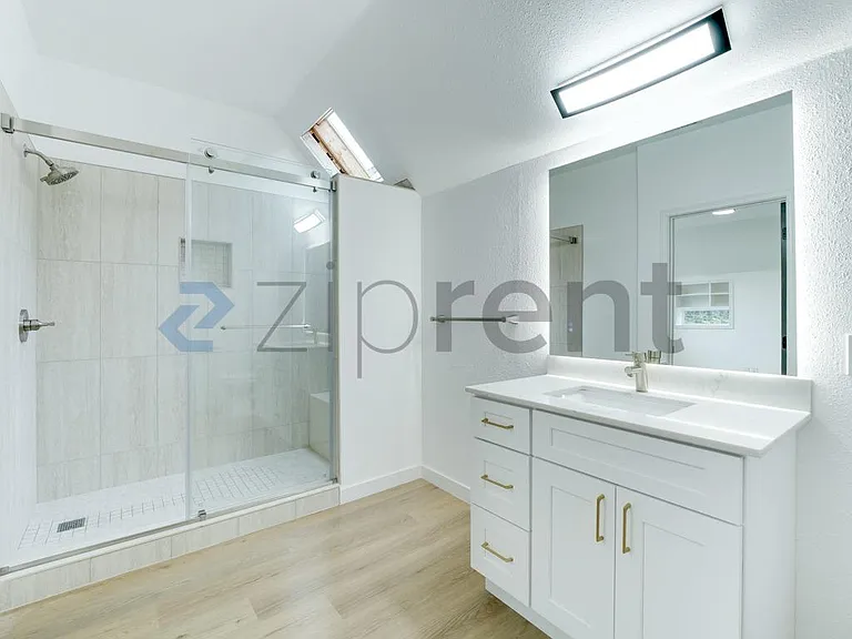 615 S Yakima Ave — Photo 17
