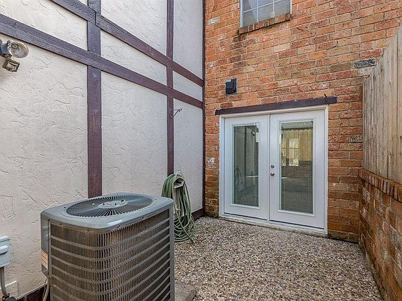 4th image of 10 Sunmeadow Blvd